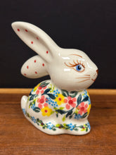 Load image into Gallery viewer, Bunny Rabbit Figurine - VC119
