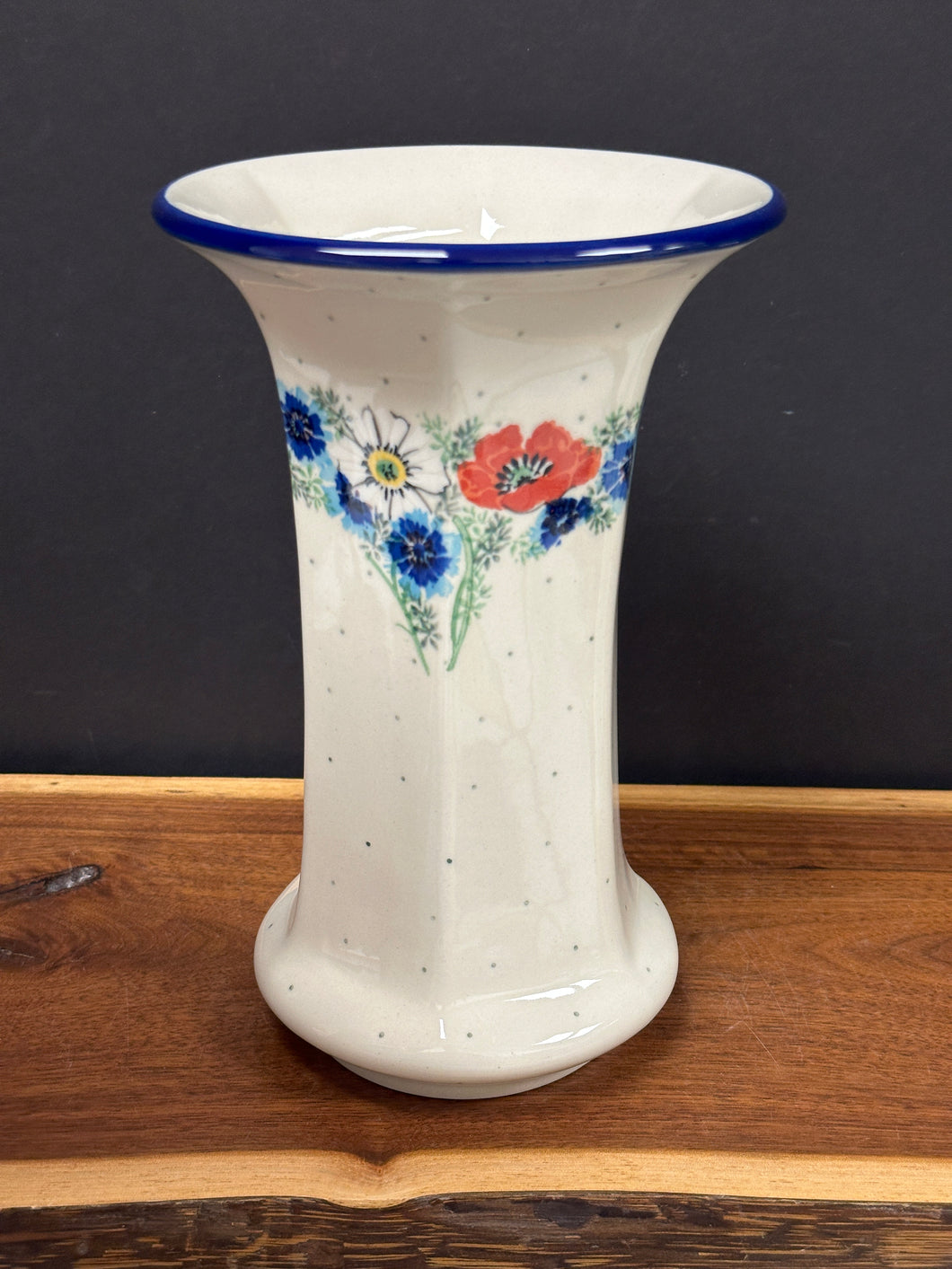 Vase, 9.5” Fluted - Freedom Flowers