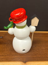 Load image into Gallery viewer, Smoker, Seiffen Snowman Birdhouse
