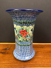 Load image into Gallery viewer, Vase, 9.5&quot; Fluted Unikat 4553
