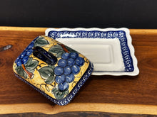 Load image into Gallery viewer, Butter DIsh, Zaklady - Tuscan Grapes
